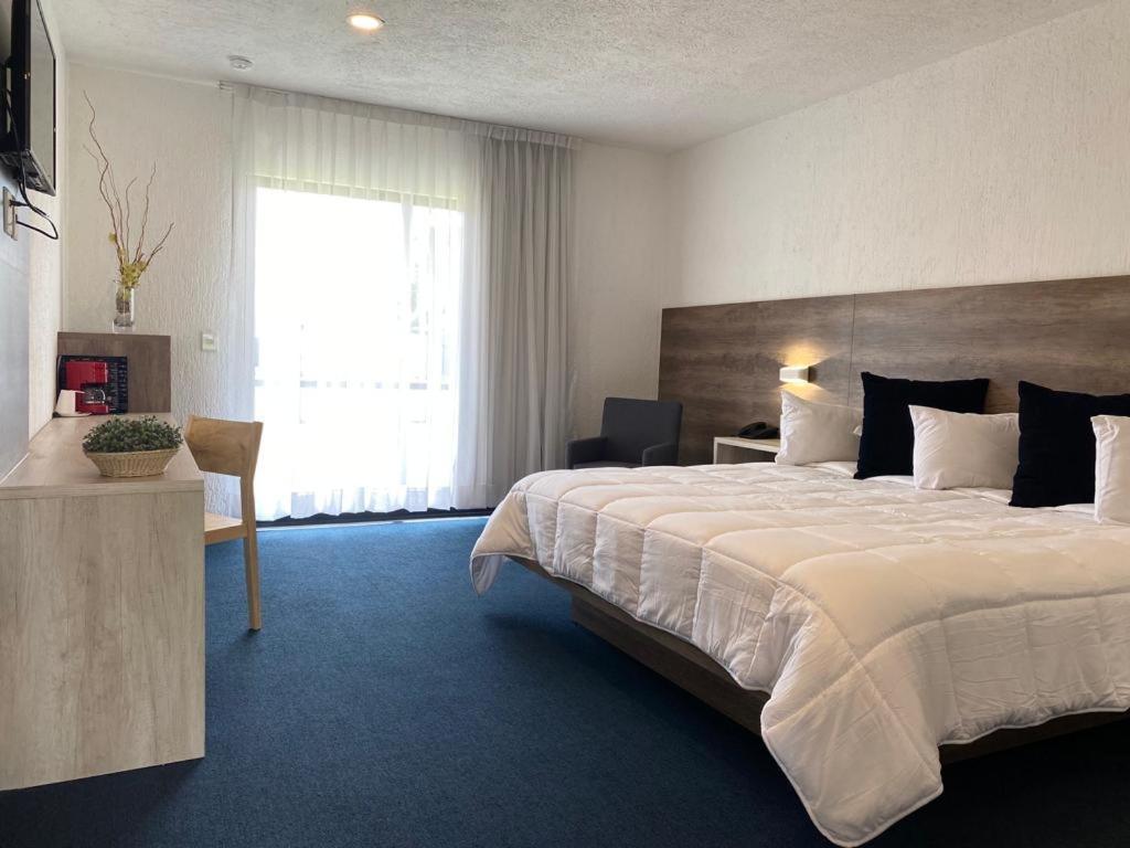 Hotel Aeropuerto Morelia Alvaro Obregon Exteriör bild